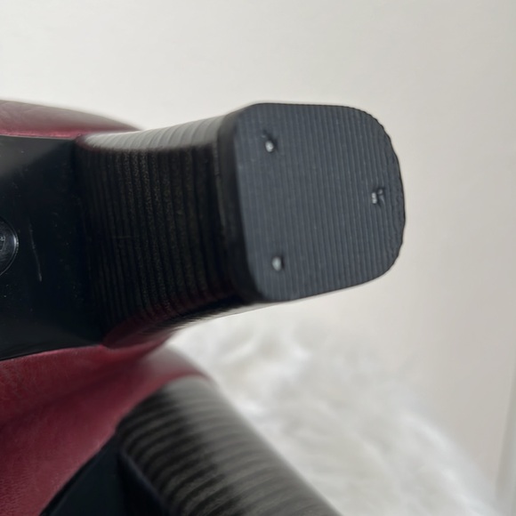 Clark’s burgundy pebbled leather and brass ankle boots - Picture 14 of 15